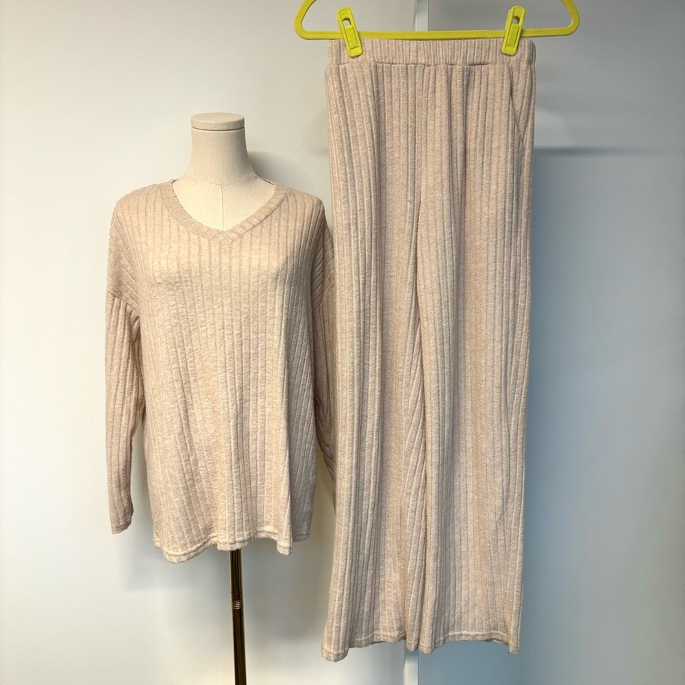 Cozy Ribbed V-Neck Pajama Set in Light Beige